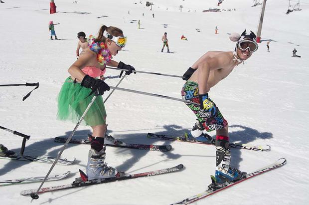 Consejos, alicientes y buenas razones para esquiar en primavera