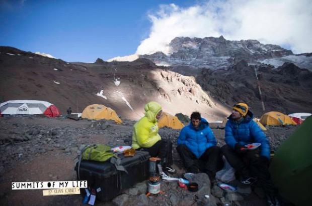 El viento pudo con Kilian Jornet que debió abortar su intento de cima del Aconcagua, a 6.500 metros