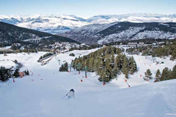 Balance satisfactorio de las estaciones de FGC con más de 46.000 esquiadores durante el Puente