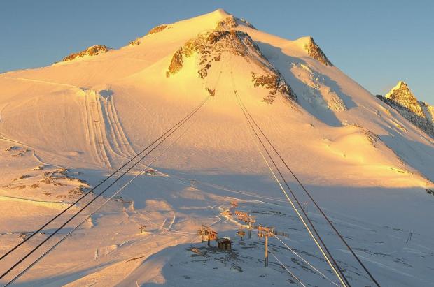 Francia esquiará sin pasaporte Covid