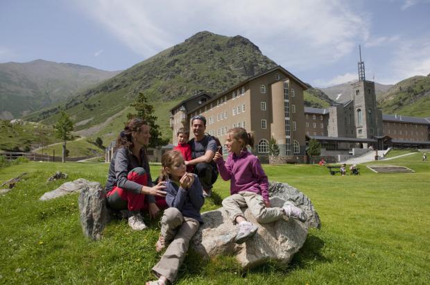 En verano descubre las estaciones de montaña de FGC. Naturaleza y aventura para toda la familia