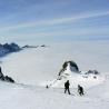 Esquiando sobre el glaciar en titlis a 3000m