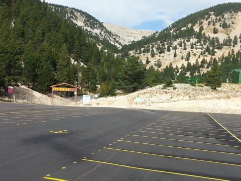 El Nuevo aparcamiento de la Estivella, asfaltado y pintado