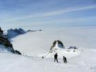 Esquiando sobre el glaciar en titlis a 3000m