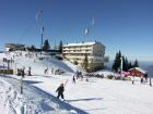 Día soleado de esquí en Klewenalp-Stockhütte