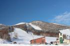 Día soleado de esquí en Sahoro