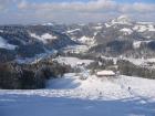 Día soleado de esquí en Steg im Tösstal