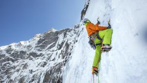Escalar la cascada de hielo del Pic du Midi, una experiencia imponente a 2.877 m de altitud