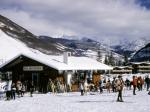 Relaciones entre las escuelas de esquí, instructores y las estaciones