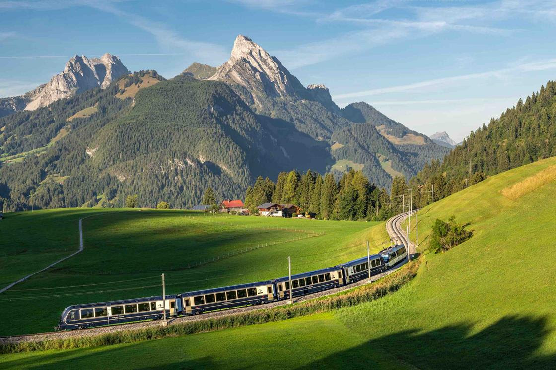 "Suiza en familia": La nueva guía imprescindible para explorar Suiza con los más peques