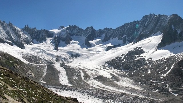 Encuentran alpinista muerto hace 32 años en el glaciar del Mont Banc 