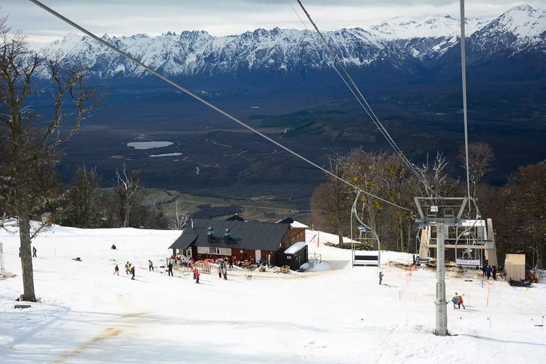 Perito Moreno estrena telesilla para tener la temporada de esquí más larga de Sudamérica