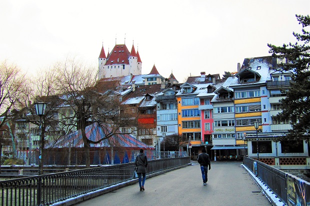 Vistas de Thun en el cantón de Berna (Suiza). Foto: Lugares de Nieve