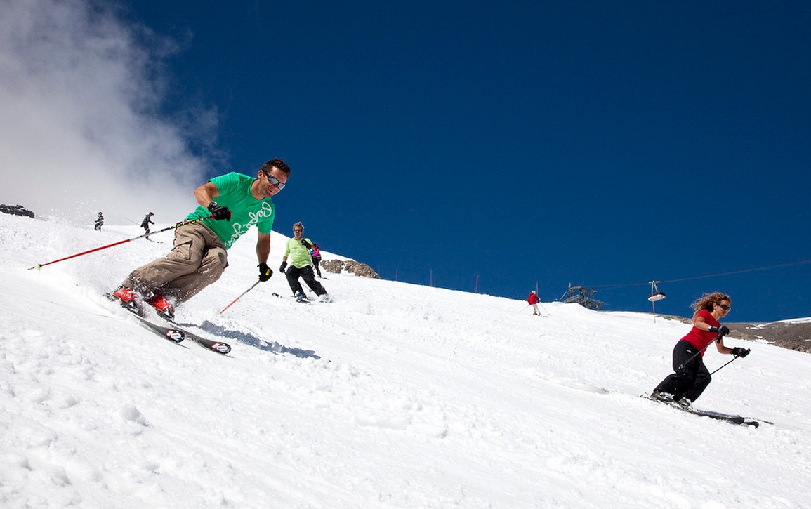 Hasta 450 cm de nieve en los glaciares alpinos para el esquí de verano más esperado