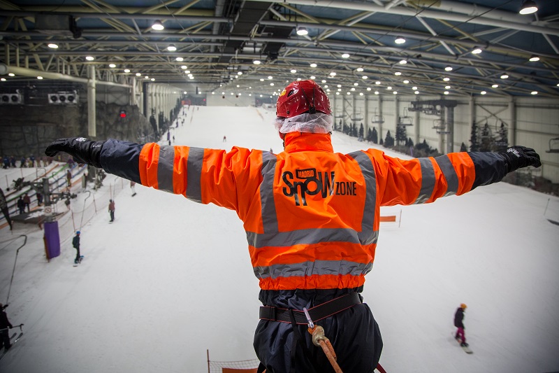 Madrid SnowZone inaugura la doble Tirolina Indoor más larga del mundo