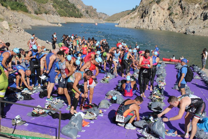 El segoviano Pablo Martín vence de forma contundente en el Triatlón Herbalife Sierra Nevada