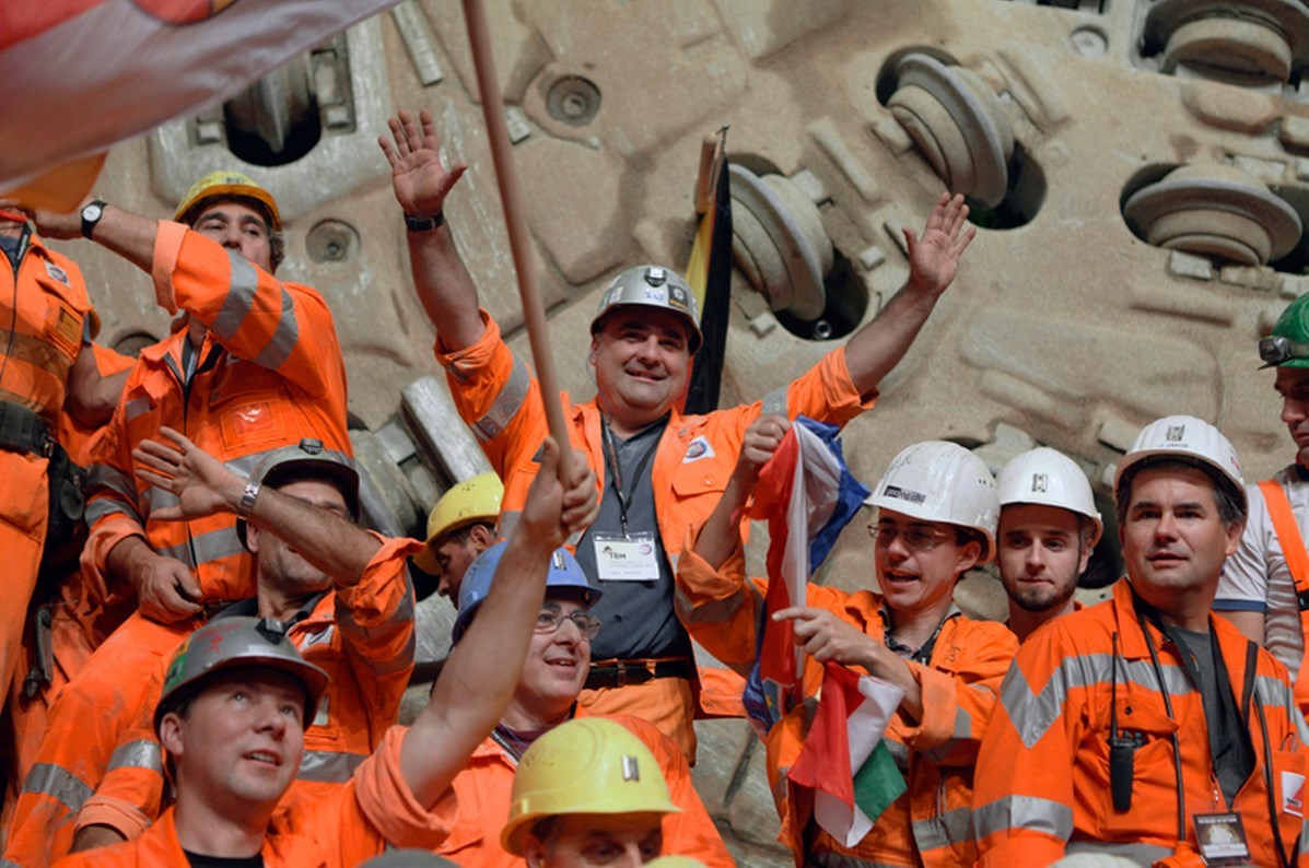 Celebración de la apertura del túnel ferroviario más largo del mundo en Gotthard Pass
