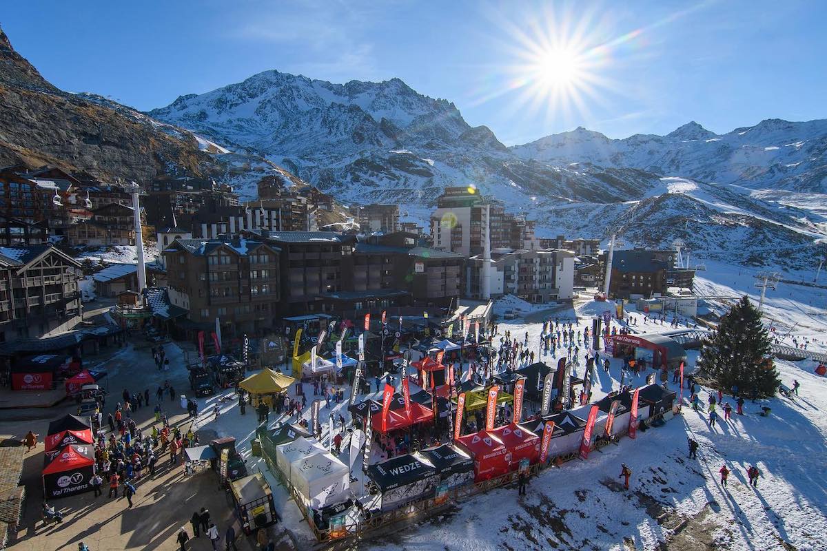 Abren las primeras estaciones de esquí con buena afluencia de esquiadores y esperando más nieve