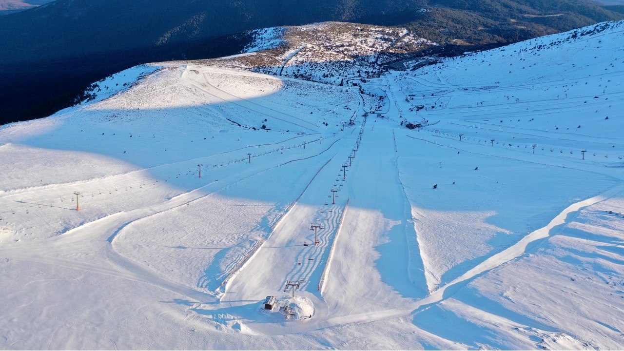 Una tercera parte de los esquiadores de Valdesquí ha utilizado el autobús