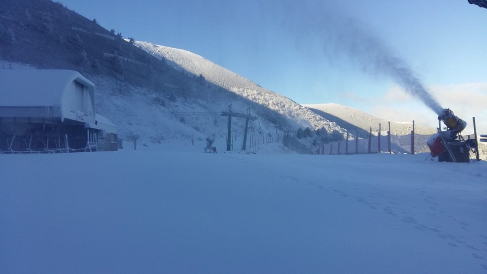 Navacerrada y Valdezcaray se suman este sábado los más de 500 km esquiables en pistas españolas