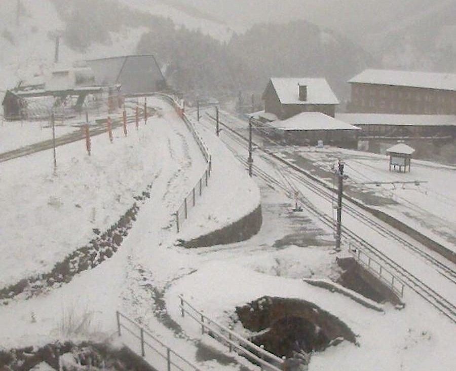 El Pirineo vuelve a despertar con nieve y condiciones invernales en pleno otoño