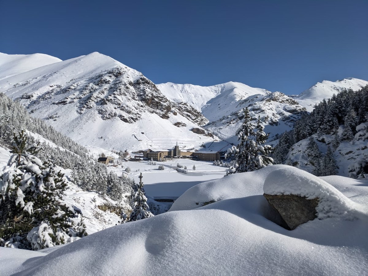Las nevadas dejan las 6 estaciones de esquí de Ferrocarrils en buenas condiciones