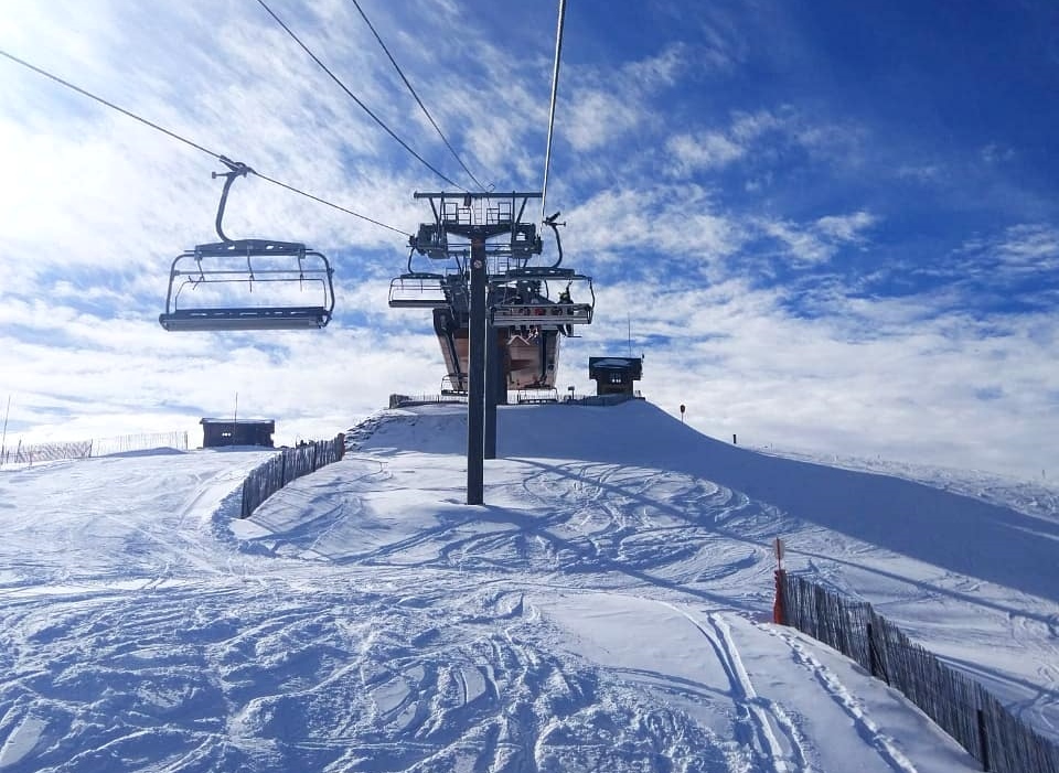 Pal-Arinsal inicia temporada con un millar de esquiadores en pistas
