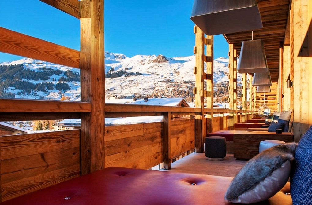 El lujoso Hotel W Verbier de Suiza busca personal para el invierno este sábado en Barcelona